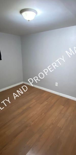 2 Bed, 1 Bath APARTMENT for rent in Rosemont area Regina, SK. - Photo 1