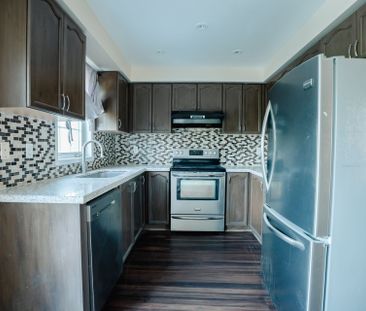 For Lease - 16 Lonestar Crescent, Brampton, Ontario - Photo 2