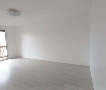 Location Appartement 4 pièces 77m² CUGNAUX 31270 - Photo 2