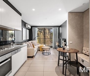 Live in the heart of South Yarra - Photo 2