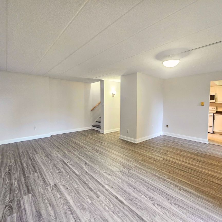 For Lease - 53 Taunton Road Unit# 61, Oshawa, Ontario - Photo 1