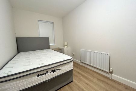 304 College Court Central, Belfast BT1 6BZ - Photo 5