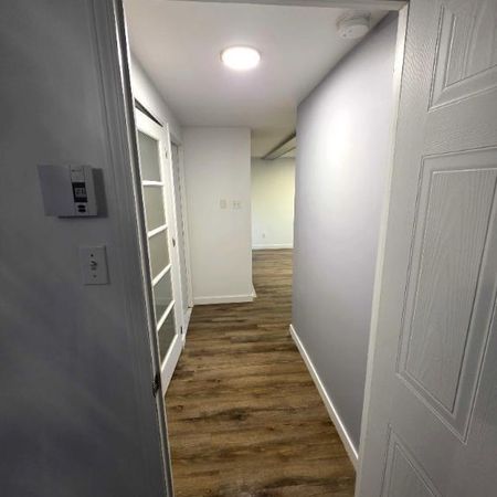 Superbe 3 ½ fraîchement rénové avec entrée privée – Secteur paisible à Terrebonne - Photo 3