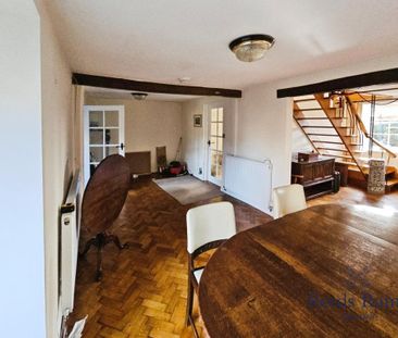 4 bedroom semi-detached house to rent - Photo 5