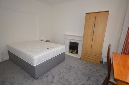 4 bedroom detached house to rent - Photo 4