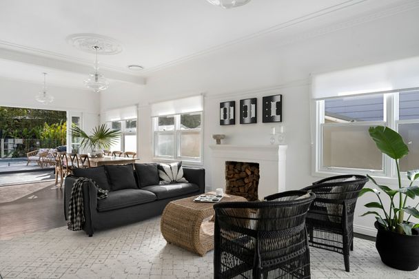 Furnished fabulous beachside home with pool - 6 month lease - Photo 1