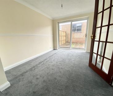 3 bedroom semi-detached house to rent - Photo 6