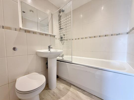 Waterloo Road, Stalybridge - Photo 1