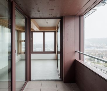 Zwhatt Its city. Its country. Its life. - Photo 2