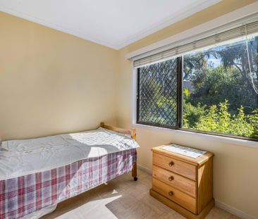 Coastal Comfort and Charm in the Heart of Mooloolaba - Photo 5