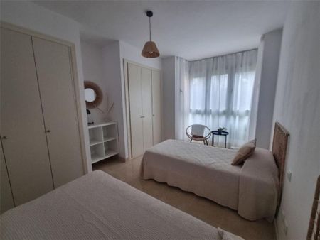 2 room luxury Flat for rent in Marbella, Andalusia - Photo 4
