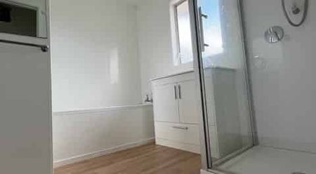 Newly Renovated & Spacious 3 Bedroom Home - Huntly - Photo 3