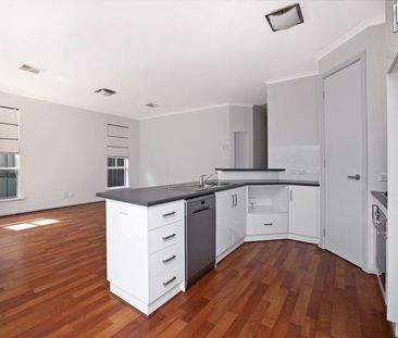 Family home in Lightsview! - Photo 6