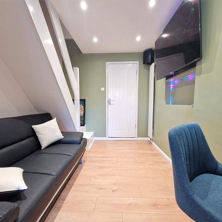 1 bedroom Studio in Arkwright Drive, Bracknell - Photo 4