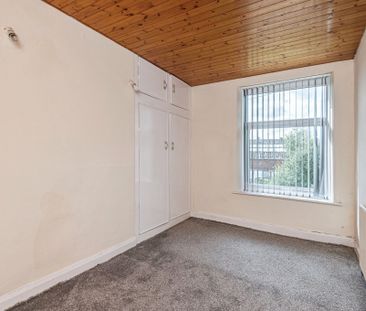 Green Top Street, Bradford - Photo 2