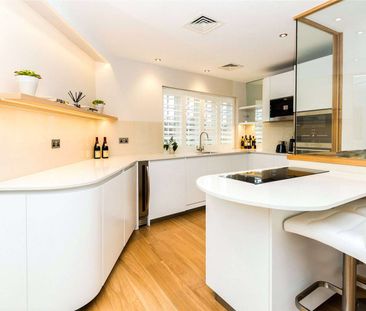 A high specification and fully furnished one bedroom apartment with... - Photo 5