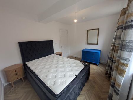 7 Ponsonby Avenue, Belfast, BT15 2LS - Photo 2