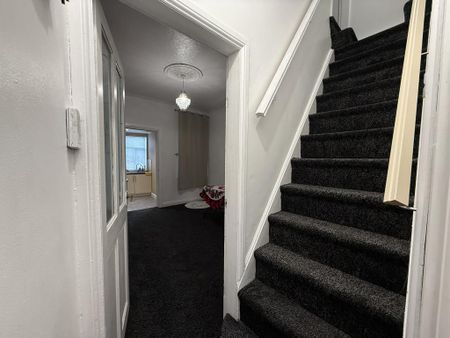 2 bedroom end of terrace house to rent - Photo 4