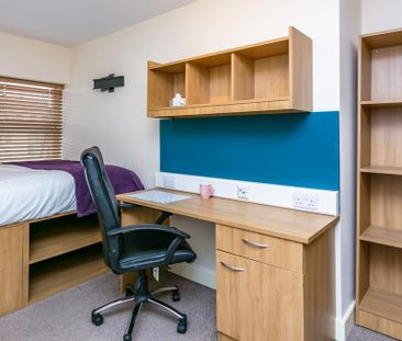 7 bedroom flat to rent - Photo 2