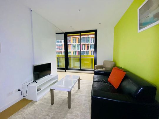 Spacious Furnished Two-Bedroom Apartment in Swanston Square - Photo 1