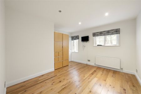 Earleswood, Cobham, KT11 - Photo 5