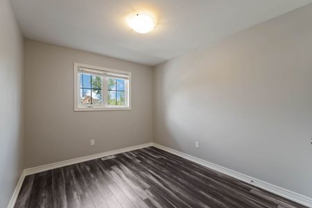 For Lease - 81 Grove Street, Welland, Ontario - Photo 3