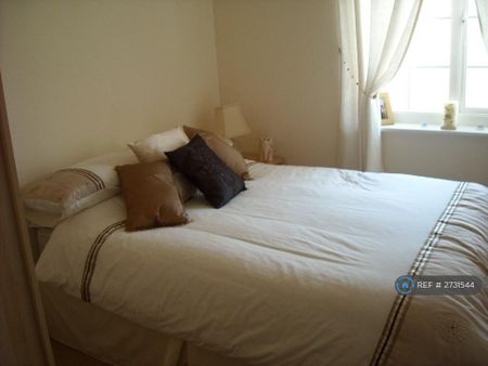 3 bedroom terraced house to rent - Photo 3