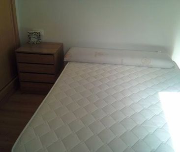 Apartamento de alquiler en Calle Victoria, La Victoria - Photo 3