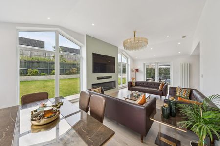 6 bedroom detached house to rent - Photo 2