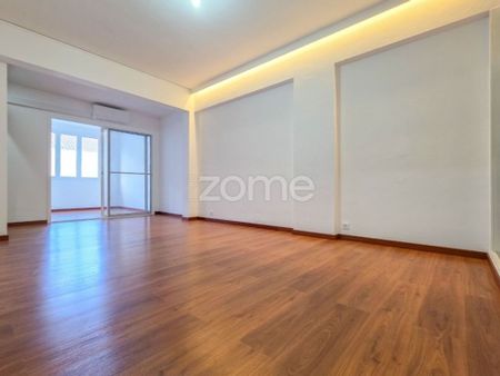 3 room luxury Flat for rent in Ponta Delgada, Portugal - Photo 4