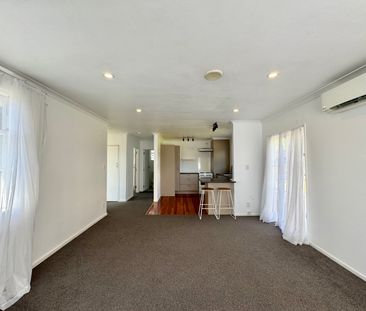 11 McCulloch Road, Panmure, Auckland - Photo 2