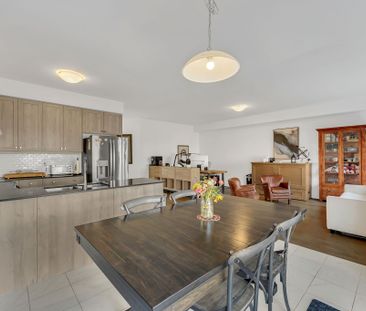 For Lease - 241 Longboat Run, Brantford, Ontario - Photo 2