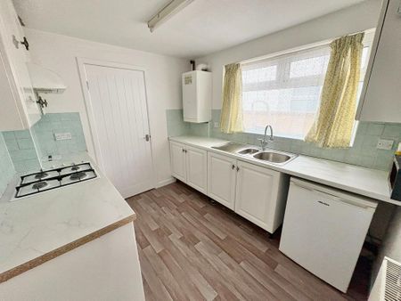 2 bedroom terraced house to rent - Photo 4