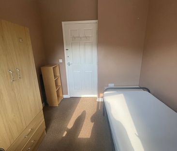 Room in a Shared House, London, E14 - Photo 5
