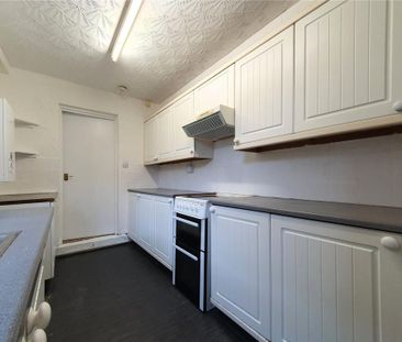 2 bedroom terraced house to rent - Photo 2