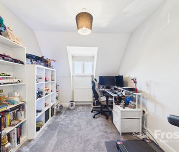 25a Summers Road, Burnham,SL1 - Photo 4