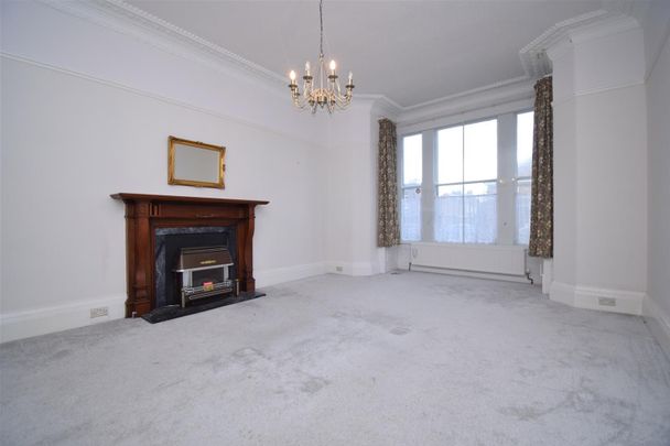 Cathedral Close, Wakefield - Photo 1