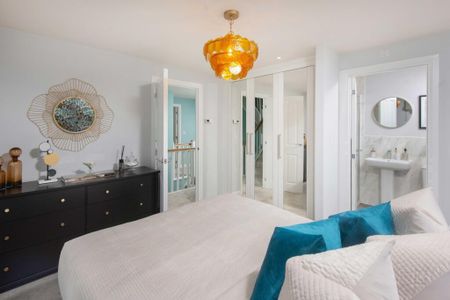 4 bedroom semi-detached house to rent - Photo 4