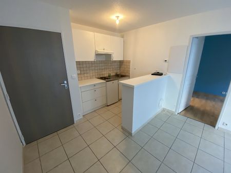 Location Appartement 2 pièces 32m² RODEZ 12000 - Photo 2