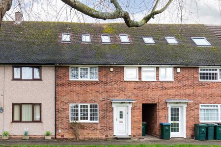 4 bedroom terraced house to rent - Photo 5