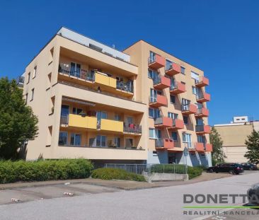 Pronájem prostorného bytu 1+kk/balkón - novostavba HK, Třebeš - Fotografie 1