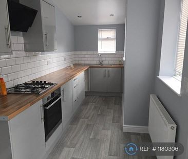 2 bedroom terraced house to rent - Photo 4