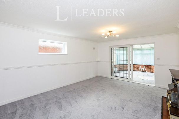 2 bedroom bungalow to rent - Photo 1