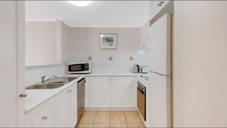 Ground Floor Living in Prime Kingston - Carmina Complex - Photo 3