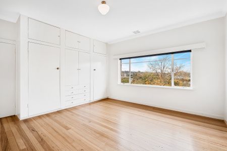 158 Maud Street, Balwyn North - Photo 2