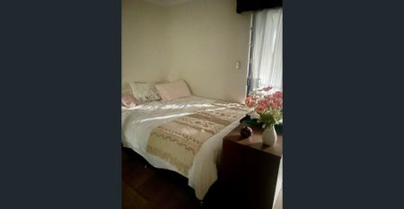 Modern 3-Bed + Guest Room Townhouse in West End - With Great School Catchment - Photo 5