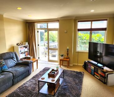 Experience the charm of this beautifully presented two-bedroom, one... - Photo 1