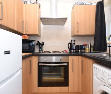 27, Fieldway Rise, Leeds, West Yorkshire, LS13 1EJ - Photo 5