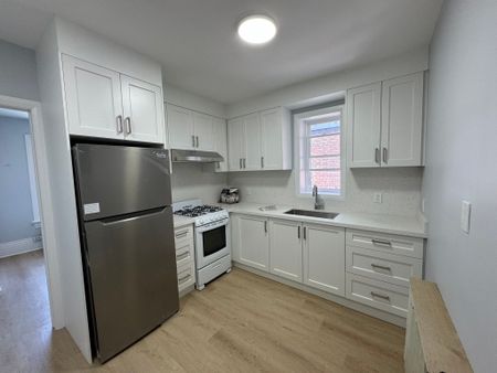 For Lease - 618 Bathurst Street Unit# 202, Toronto, Ontario - Photo 3