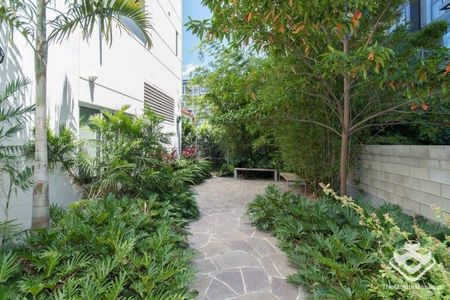 Modern Studio in the Heart of South Brisbane â Exceptional Value! - Photo 5